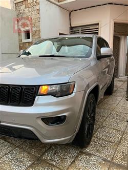 جیپ گراند شیرۆکی